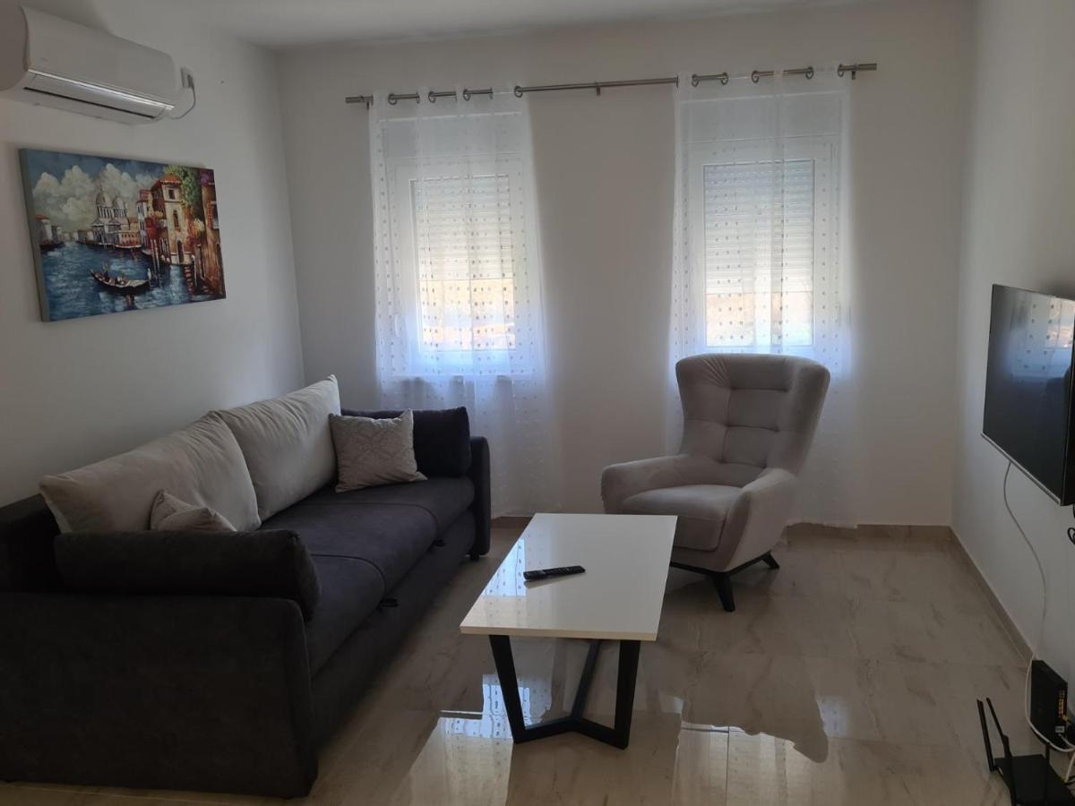 Apartmani Marija Vrdnik Eksteriør bilde