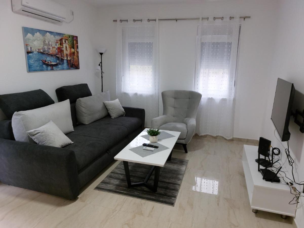 Apartmani Marija Vrdnik Eksteriør bilde